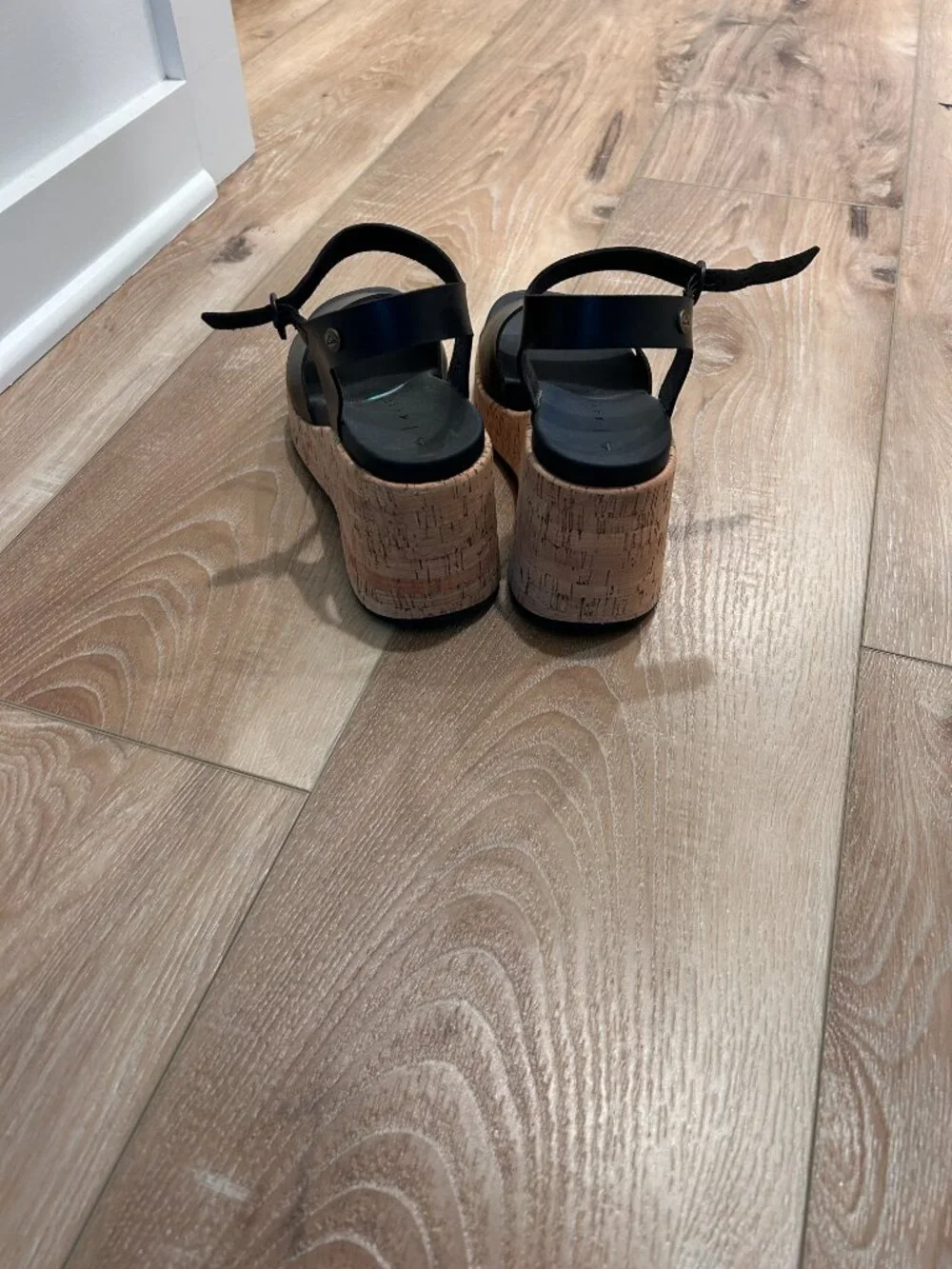 Reef Black Leather Cork Wedge Sandals – Size 9-WORN ONCE
